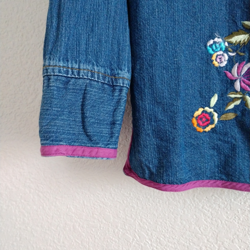Cute New York & Co Floral Embroidered Denim Shirt Medium Petite MP PM Chest 36" - Picture 2 of 5